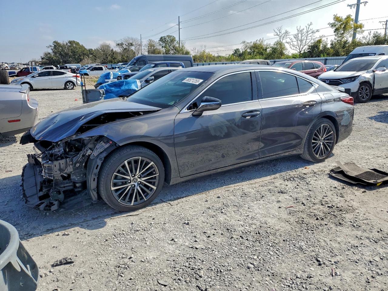 Lexus Es 300h Base Image 1