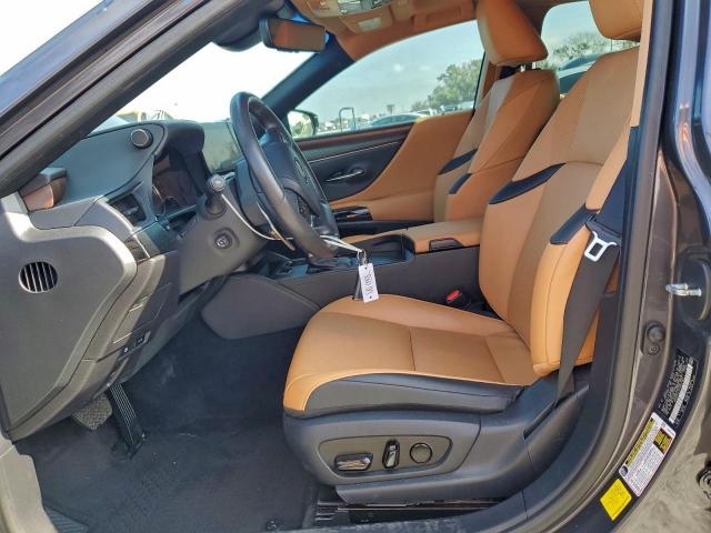 Lexus Es 300h Base Image 7