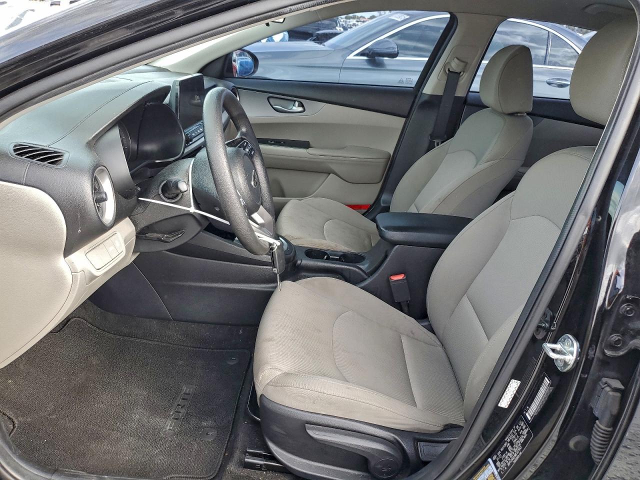 Kia Forte Fe Image 7