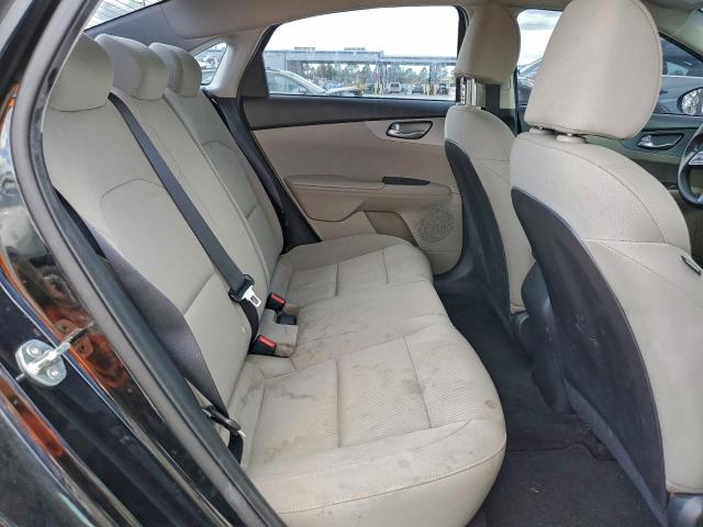 Kia Forte Fe Image 8