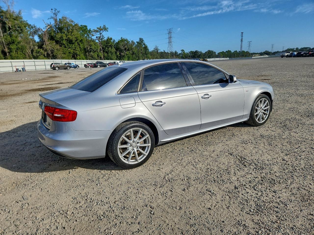 Audi A4 Premium Image 4