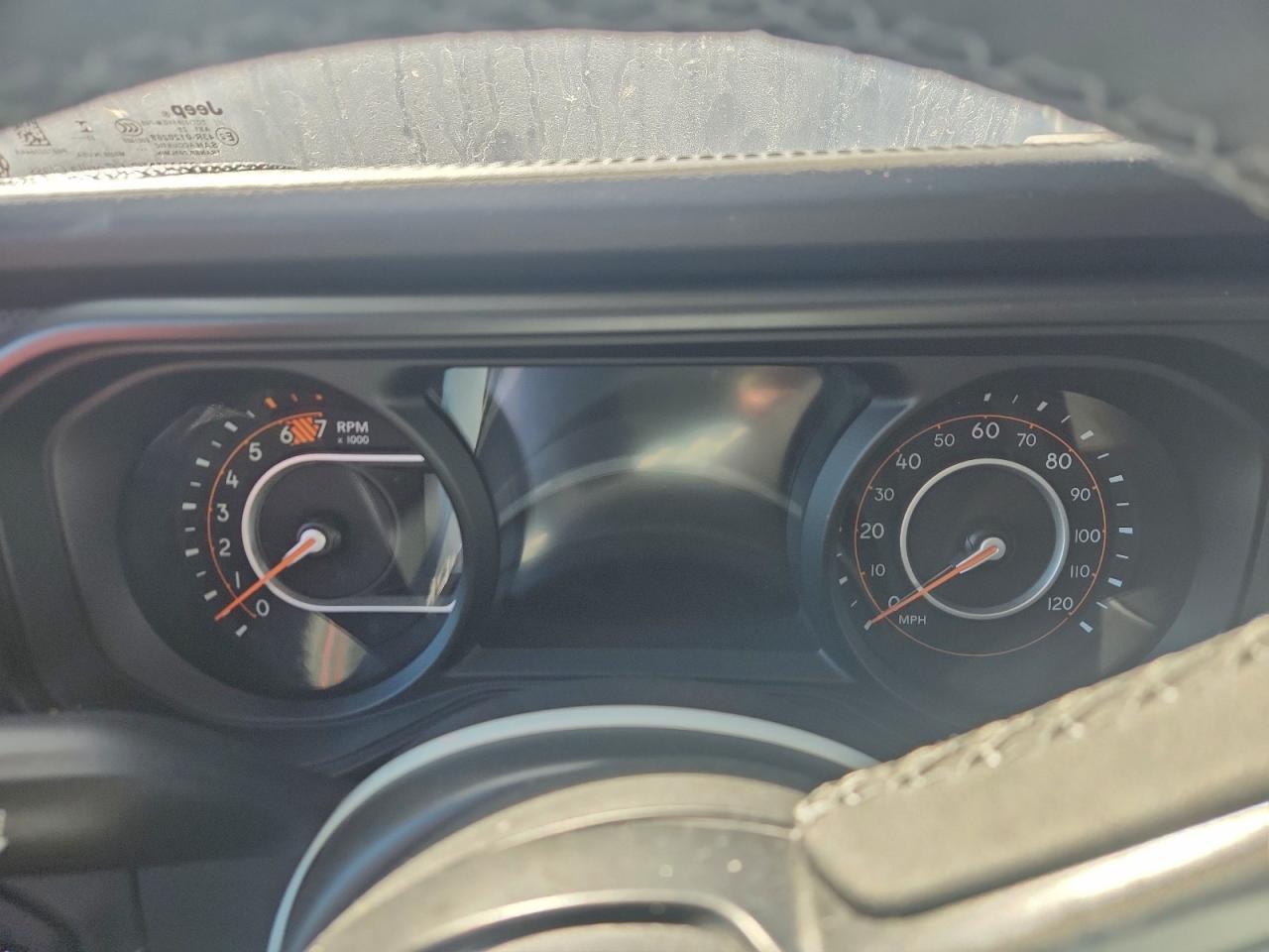 Jeep Wrangler Rubicon Image 8