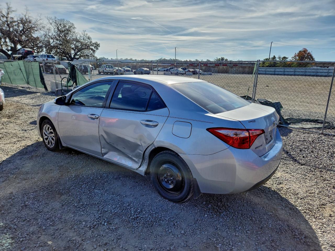 Toyota Corolla L Image 11