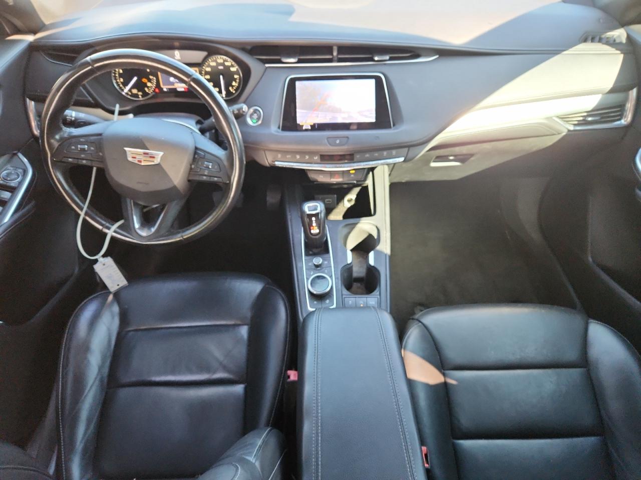 Cadillac XT4 Premium Luxury Image 3