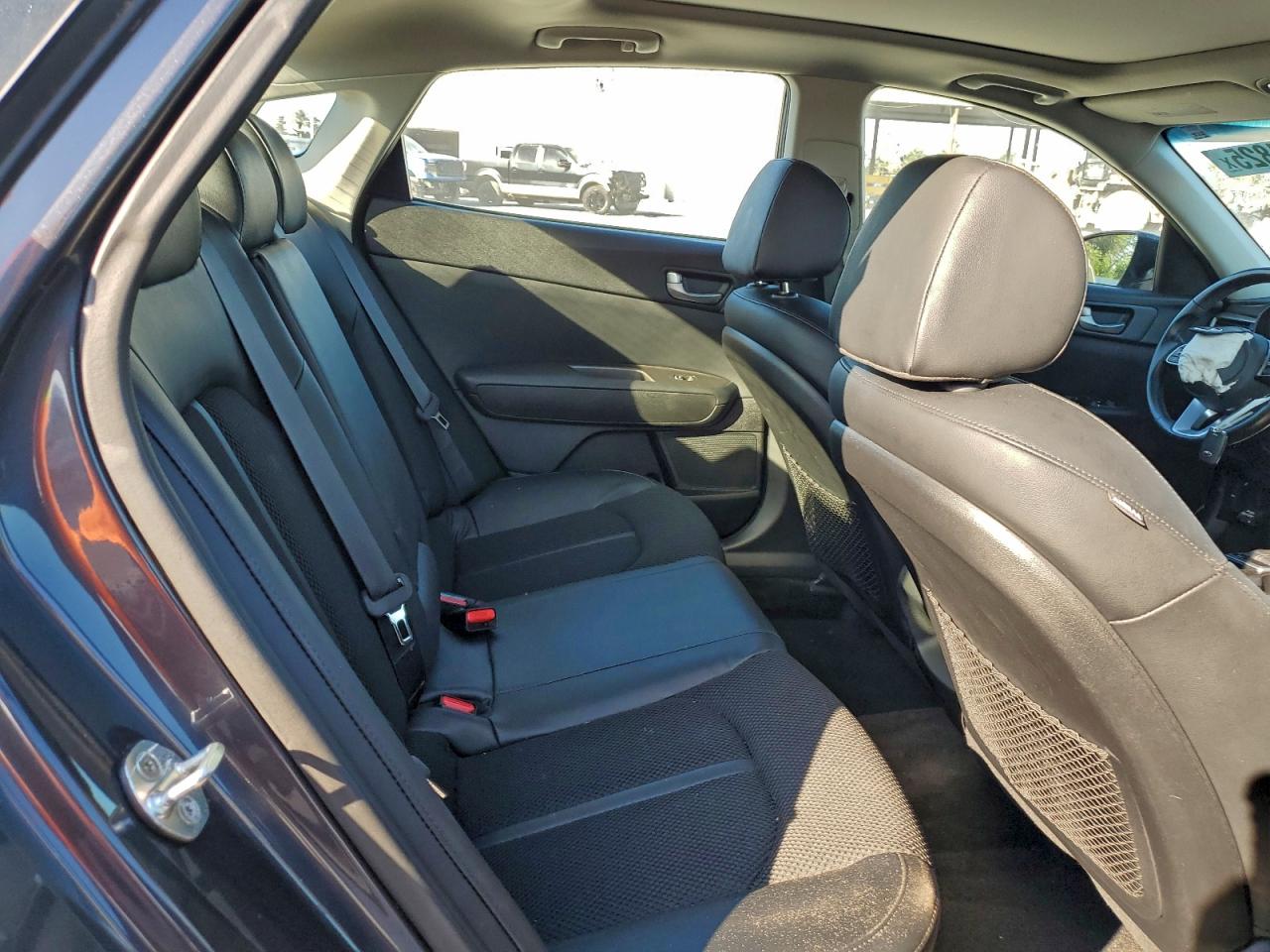 Kia Optima Lx Image 8