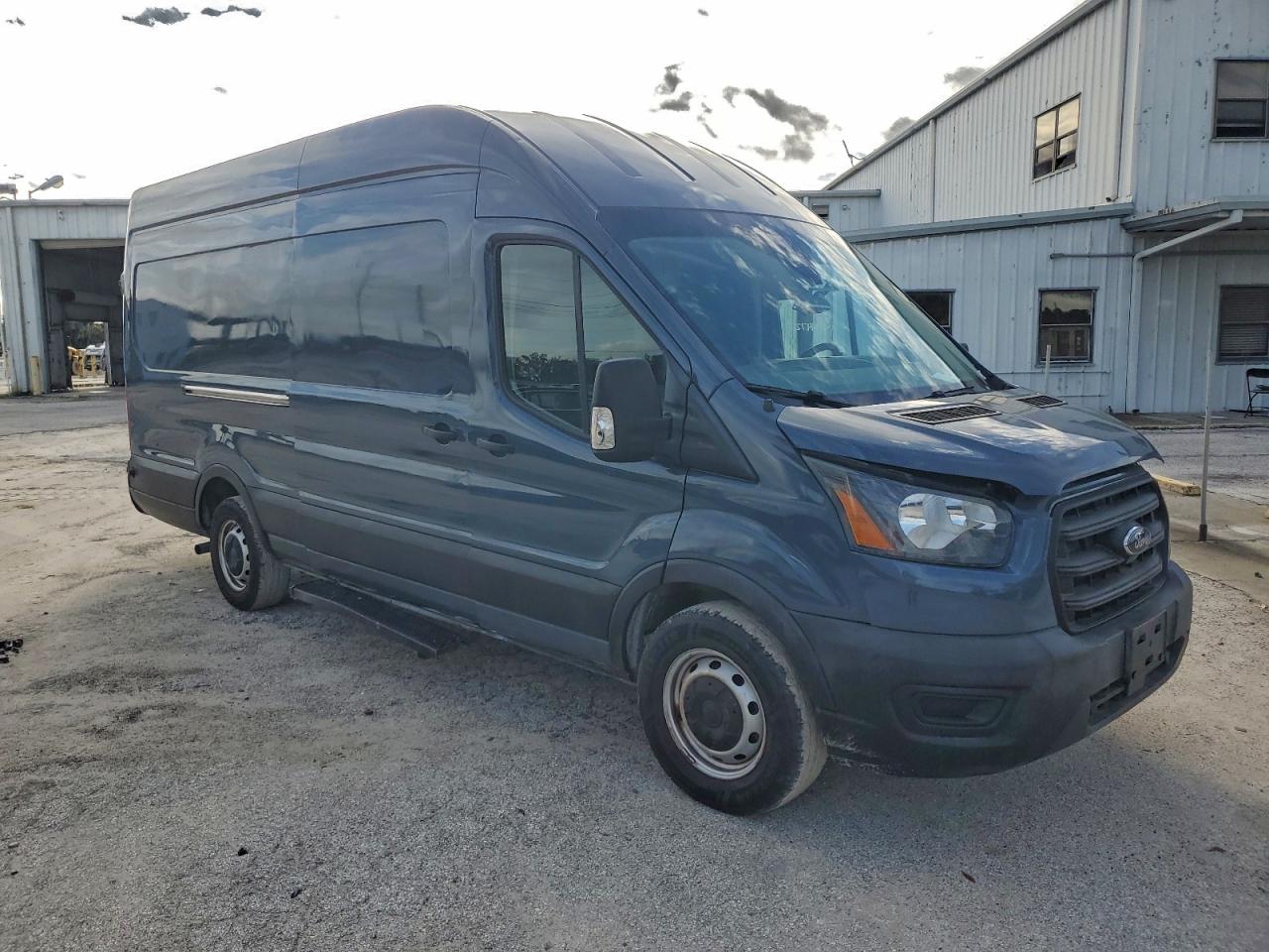 Ford Transit T-250 Image 8