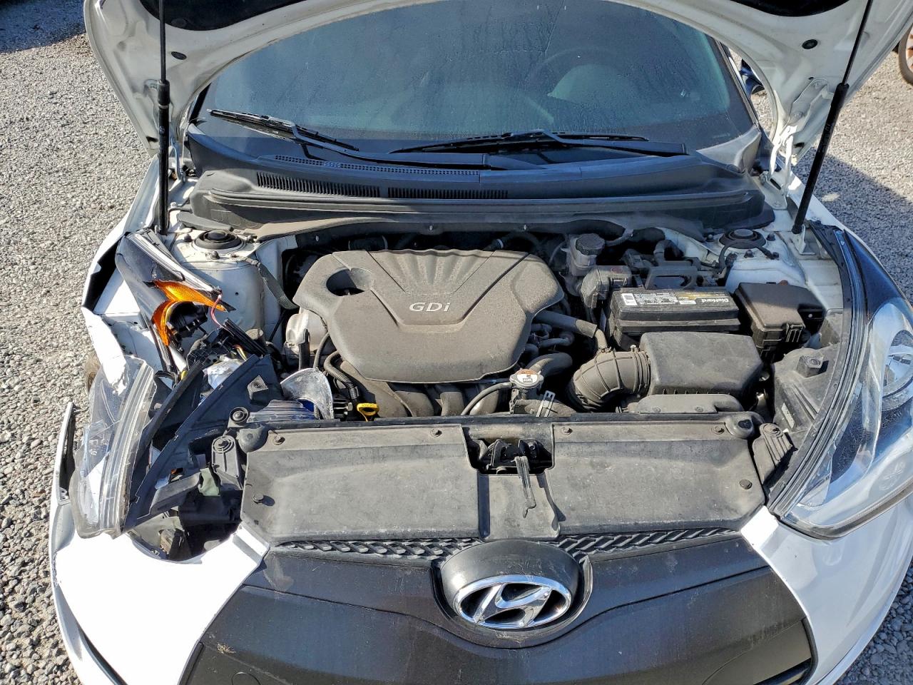 Hyundai VELOSTER Image 6