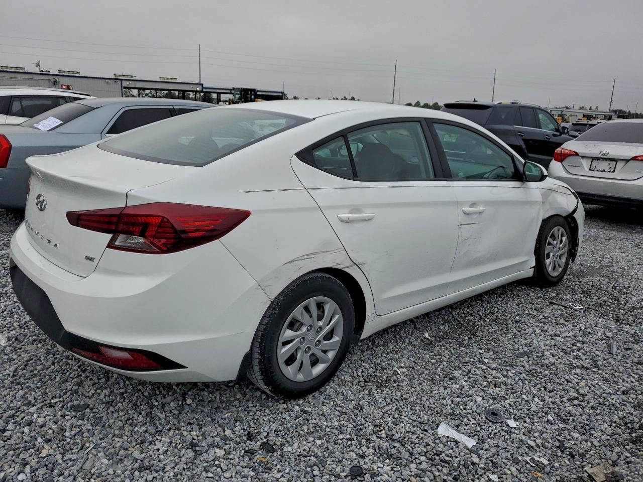 Hyundai ELANTRA Se Image 9