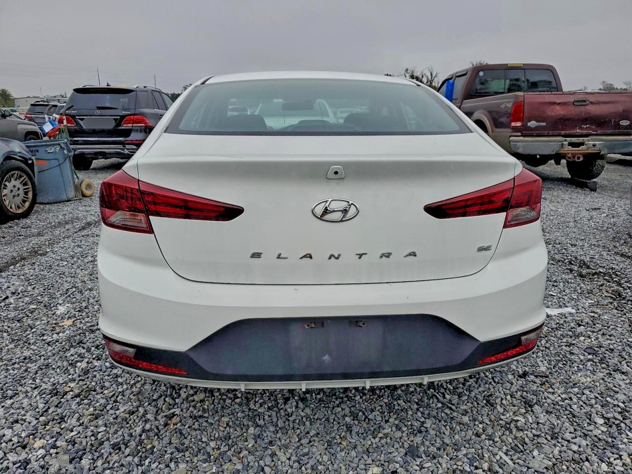 Hyundai ELANTRA Se Image 3