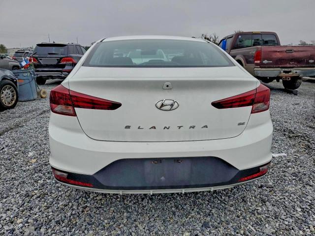 Hyundai ELANTRA Se Image 3