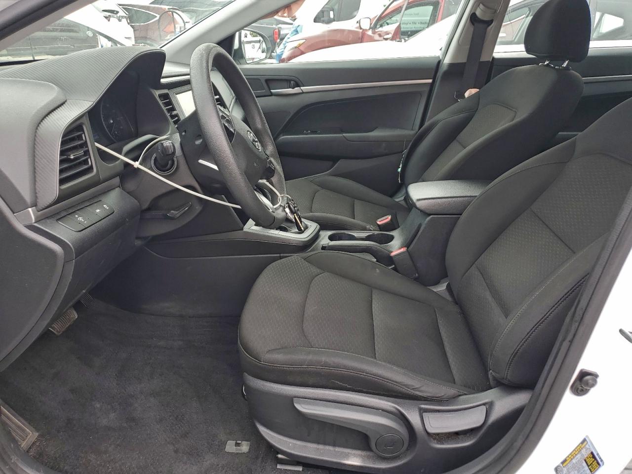 Hyundai ELANTRA Se Image 2