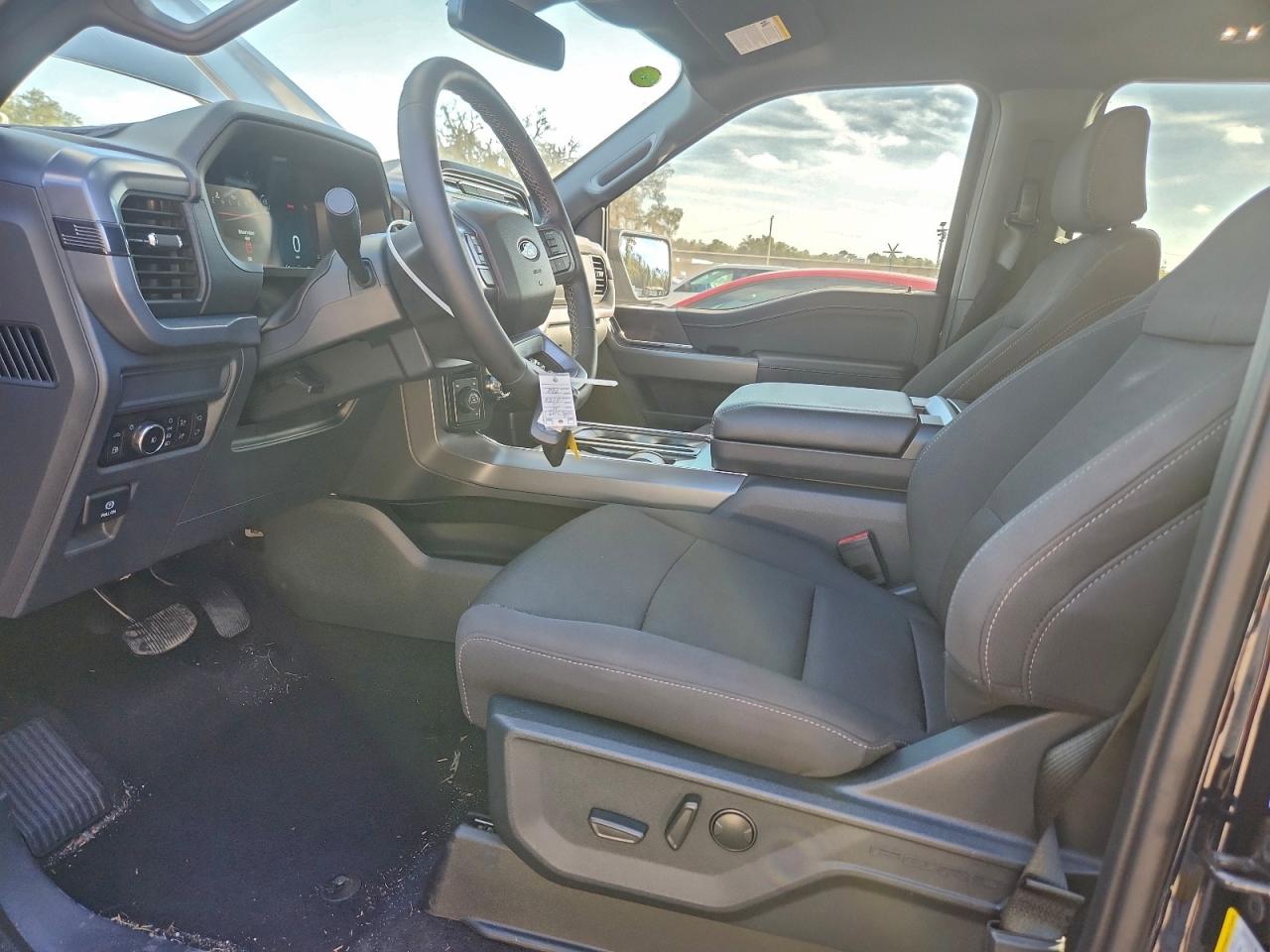 Ford F-150 Xlt Image 2