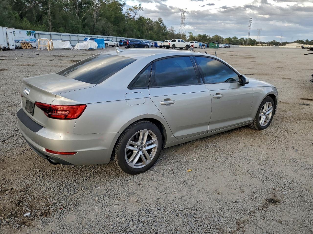 Audi A4 Premium Image 3