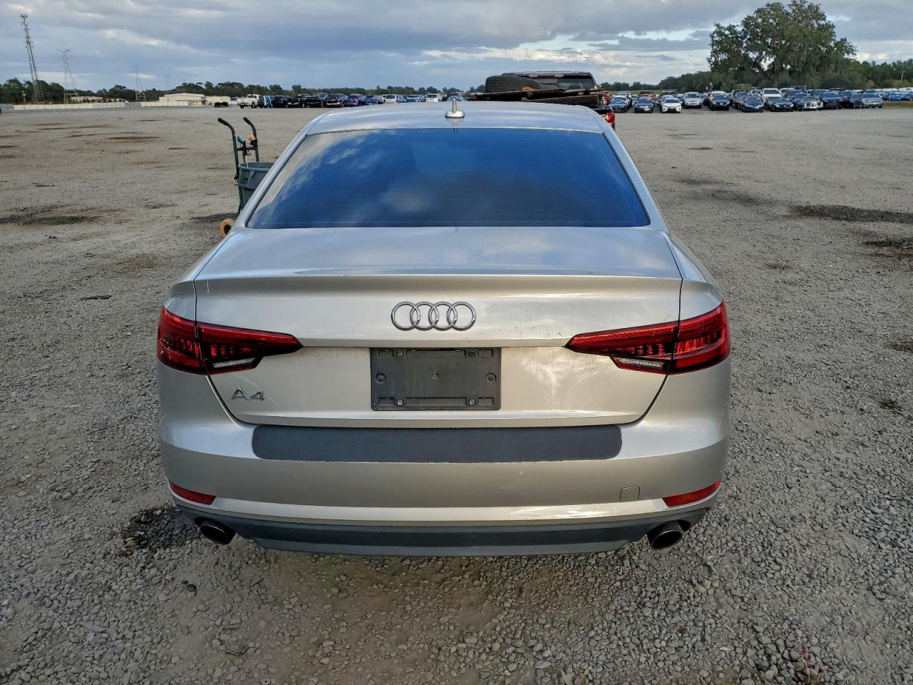 Audi A4 Premium Image 11