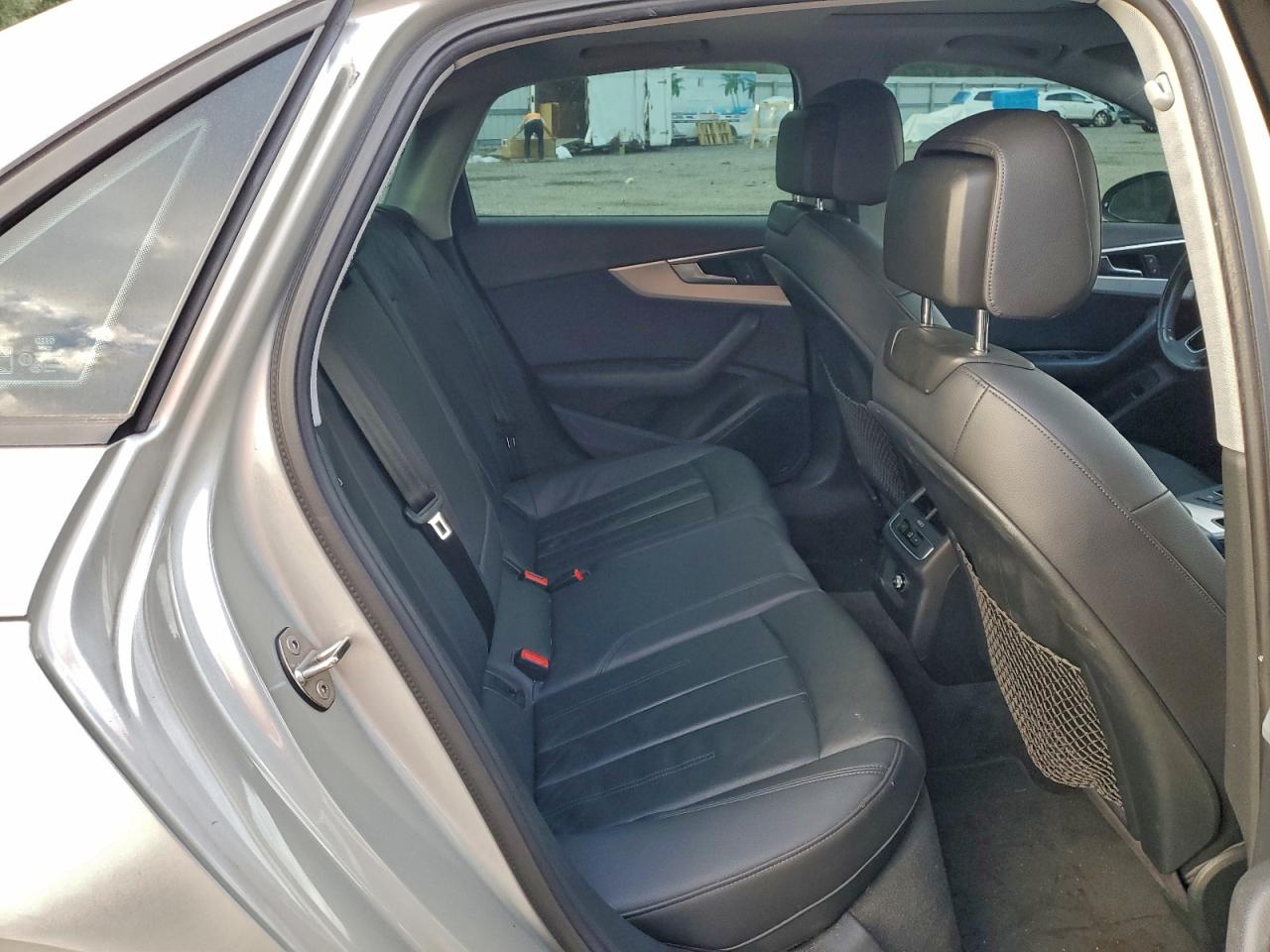 Audi A4 Premium Image 5