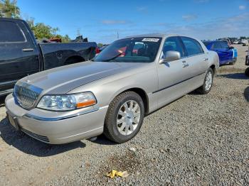  Salvage Lincoln Towncar