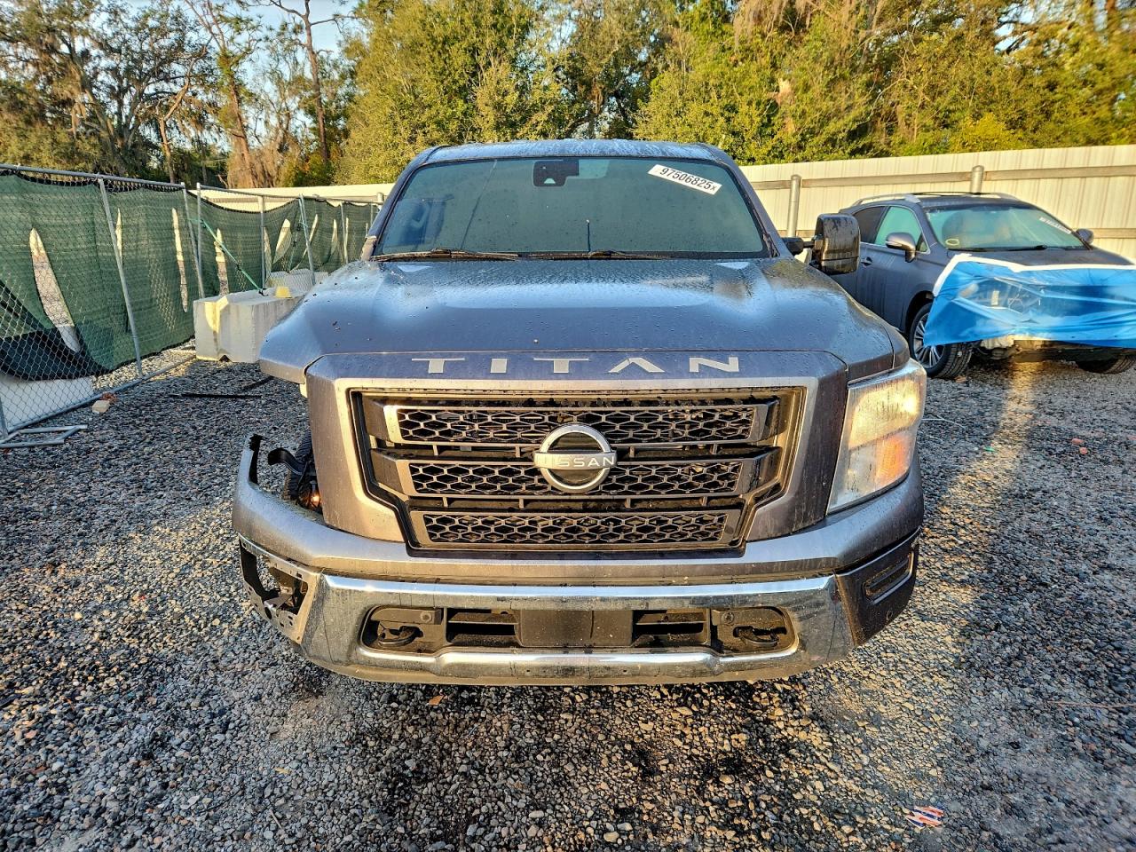 Nissan Titan Sv Image 8