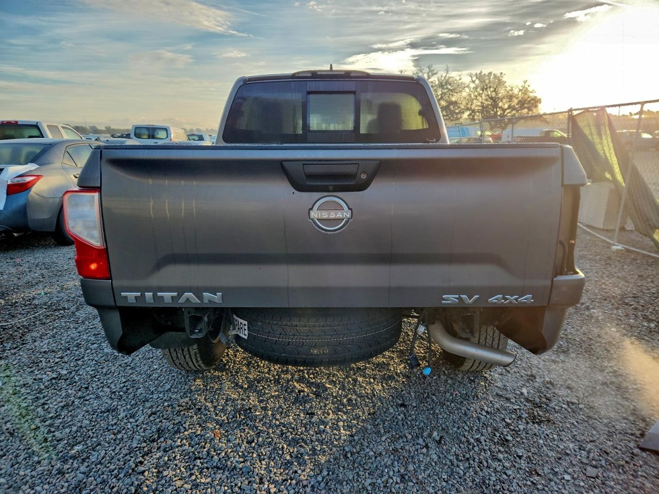 Nissan Titan Sv Image 6