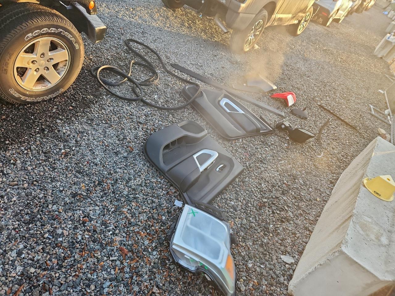 Nissan Titan Sv Image 11