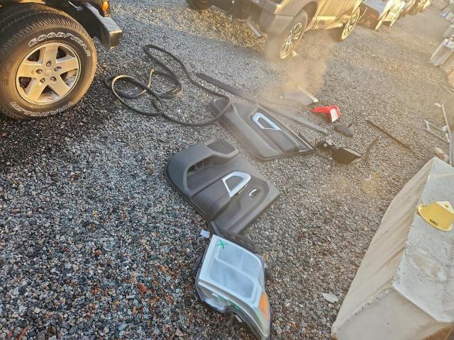 Nissan Titan Sv Image 11