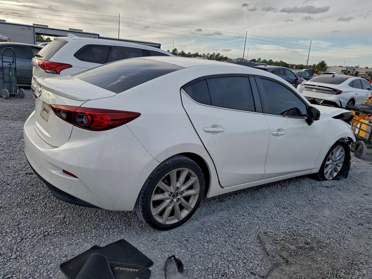 Mazda 3 Touring Image 2