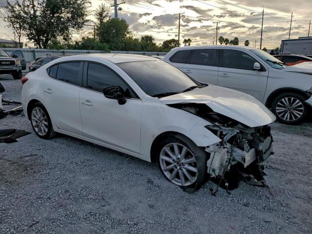 Mazda 3 Touring Image 4