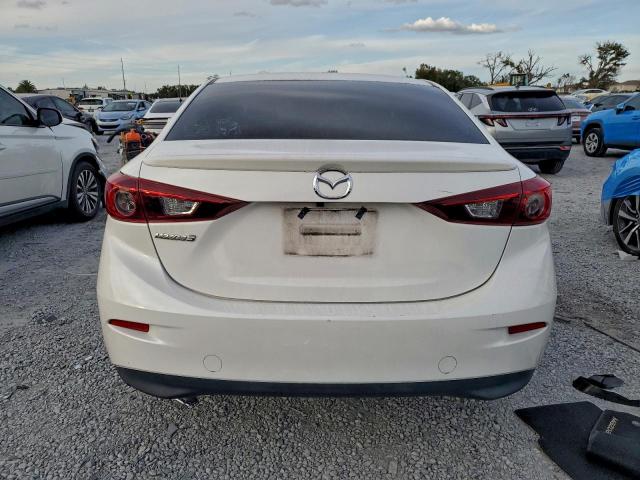 Mazda 3 Touring Image 5