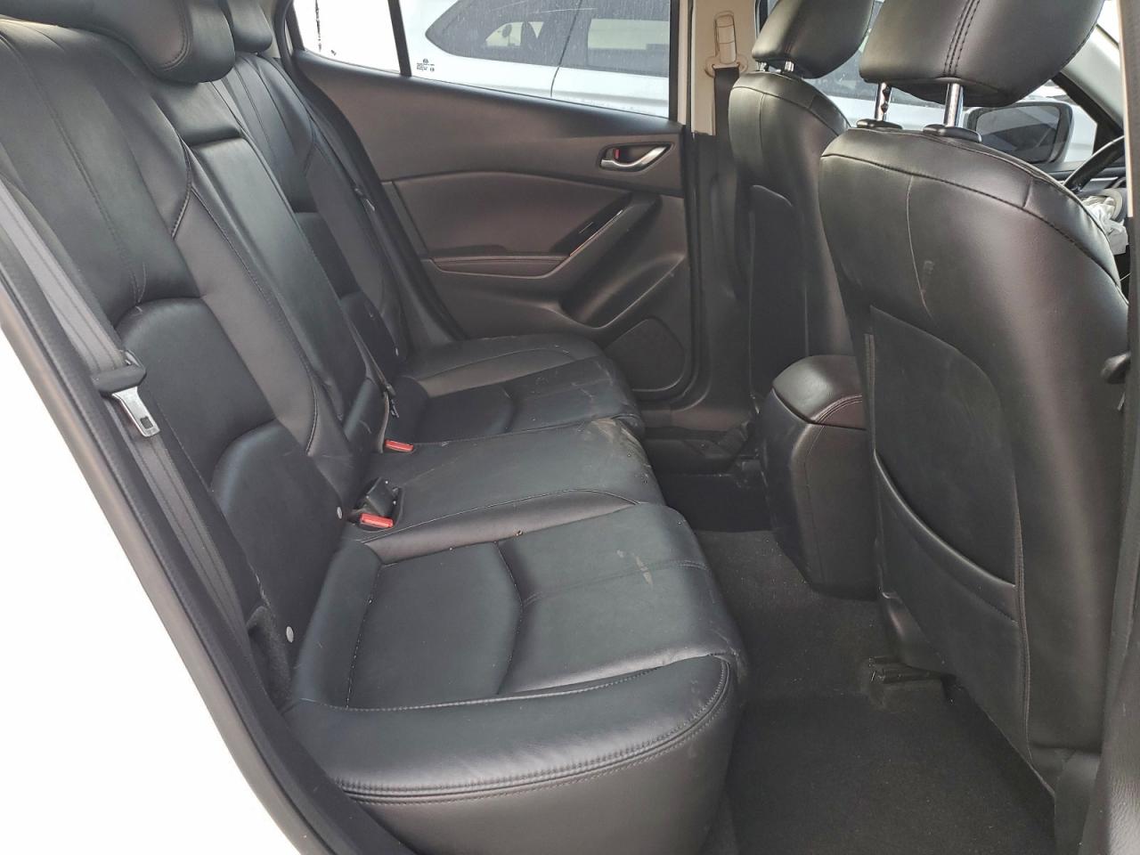 Mazda 3 Touring Image 8