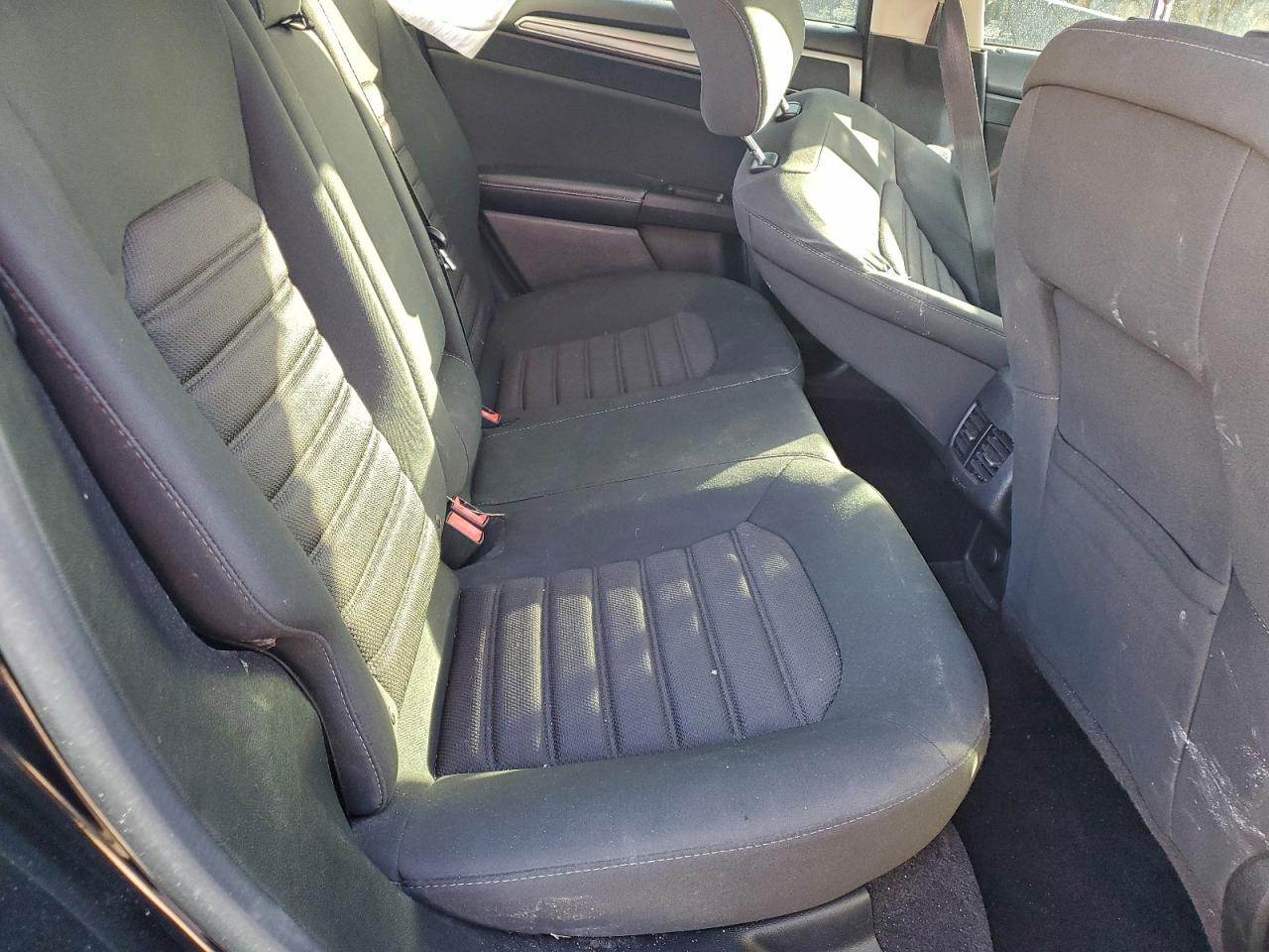 Ford Fusion Se Image 11