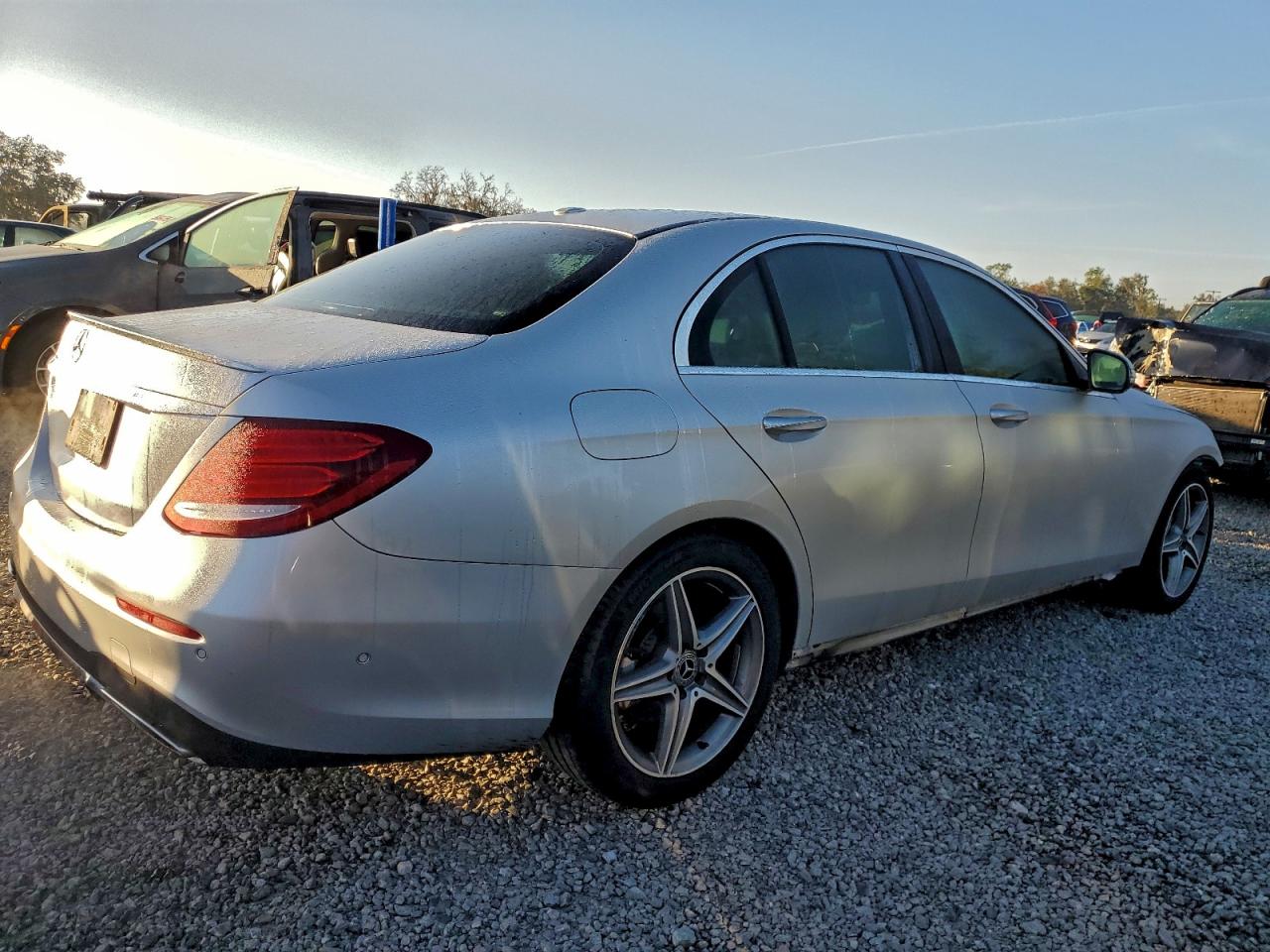 Mercedes-Benz E-Class 300 Image 5
