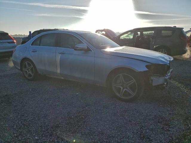 Mercedes-Benz E-Class 300 Image 6