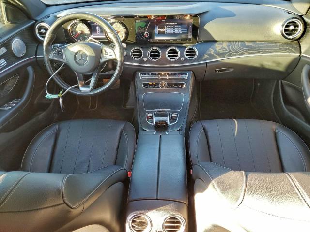 Mercedes-Benz E-Class 300 Image 9