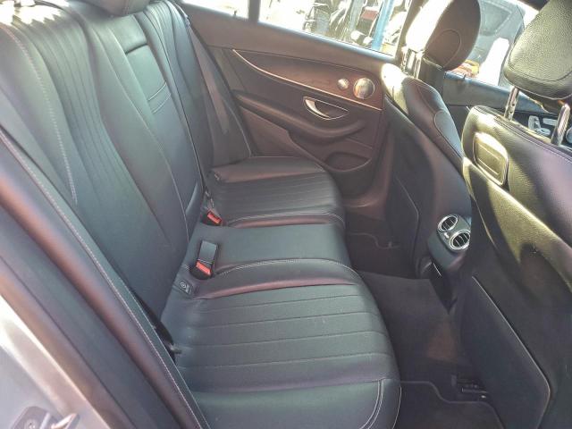 Mercedes-Benz E-Class 300 Image 8