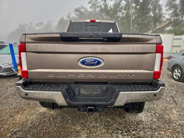 Ford F-250 Super Duty Image 4