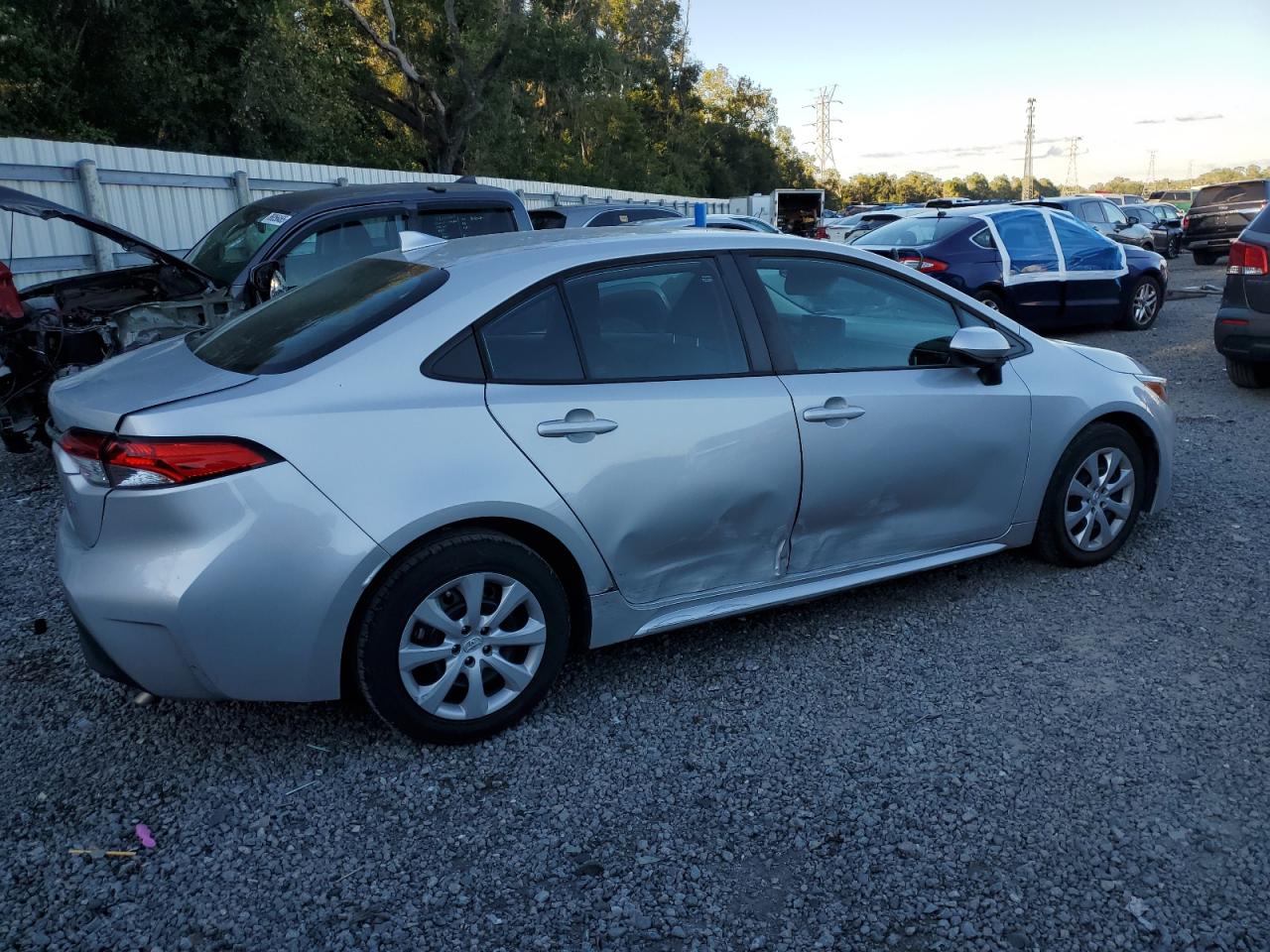 Toyota Corolla Le Image 3