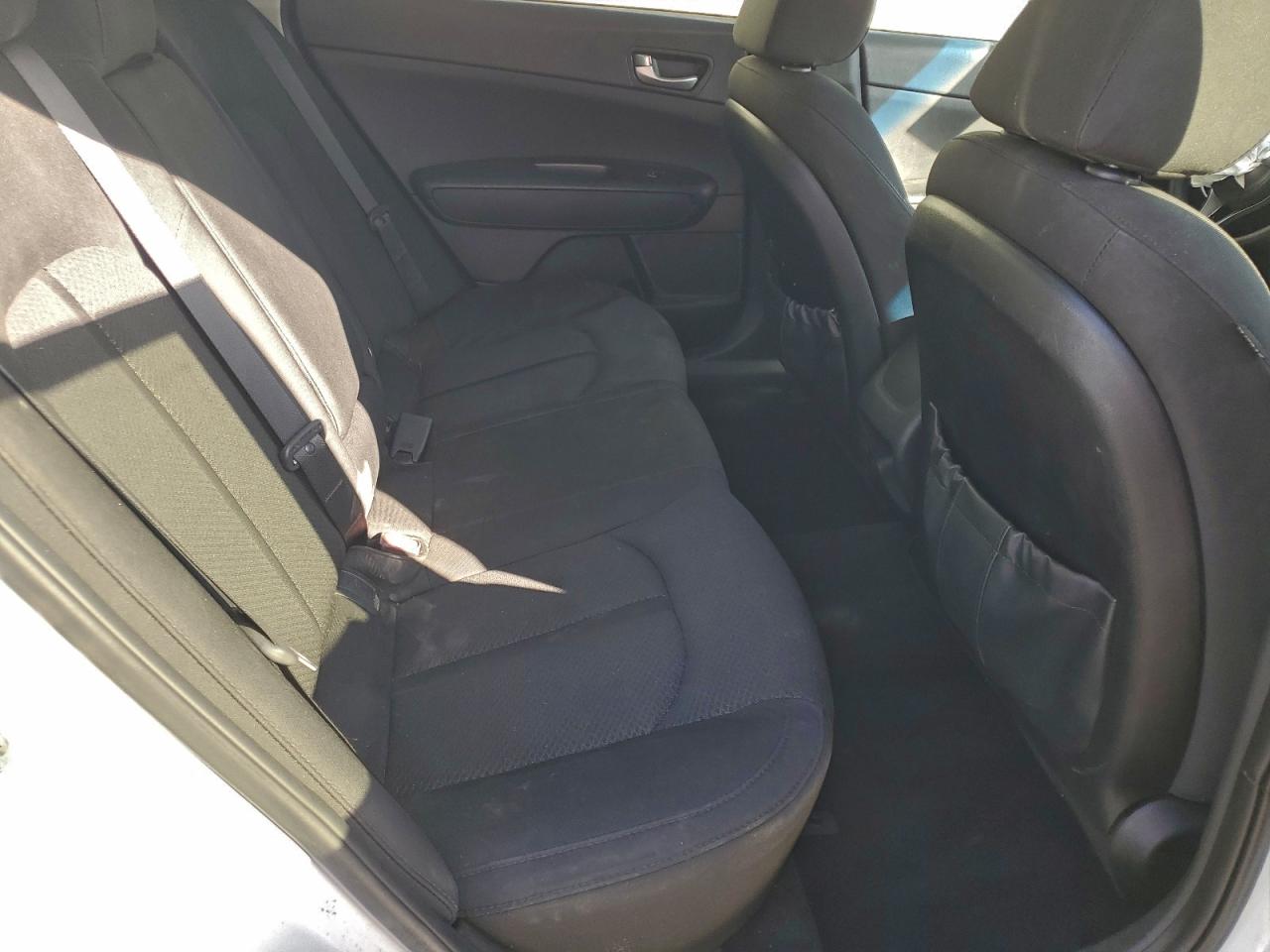 Kia Optima Lx Image 4