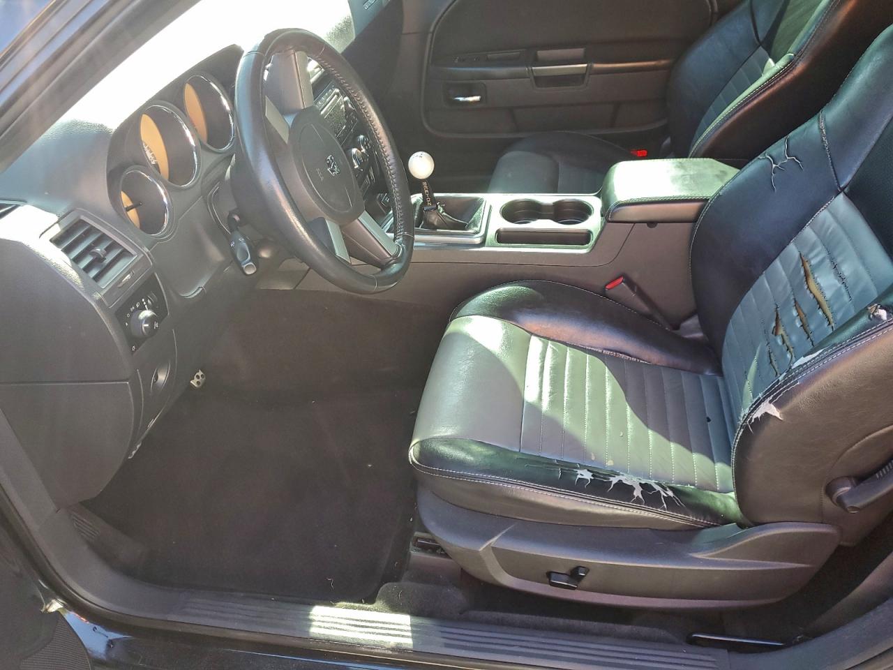 Dodge Challenger R/t Image 6