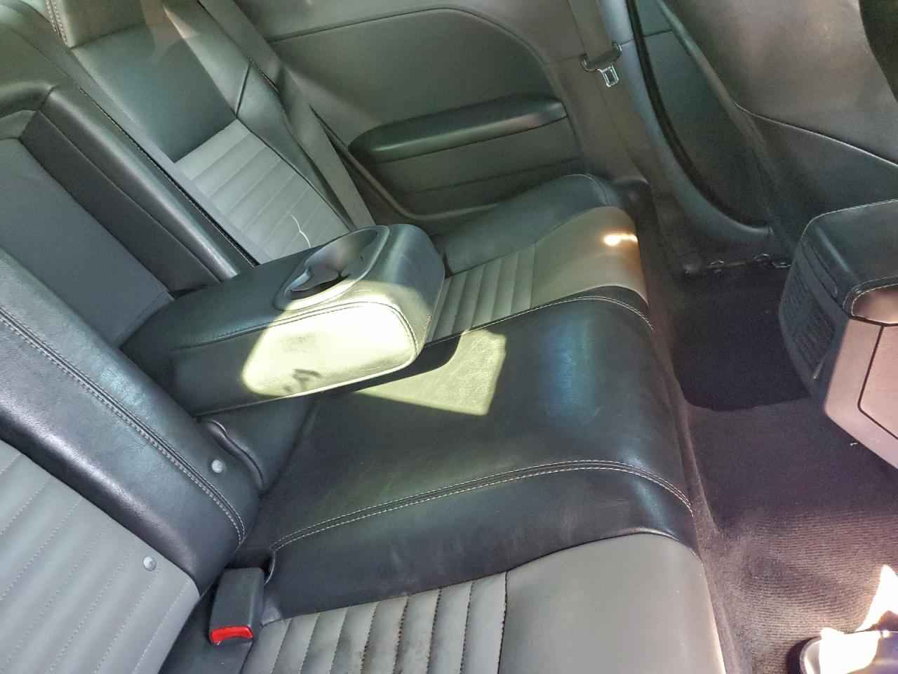 Dodge Challenger R/t Image 5