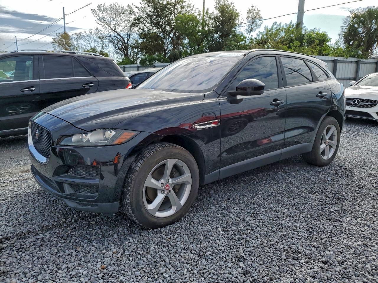 Jaguar F-PACE Premium Image 1