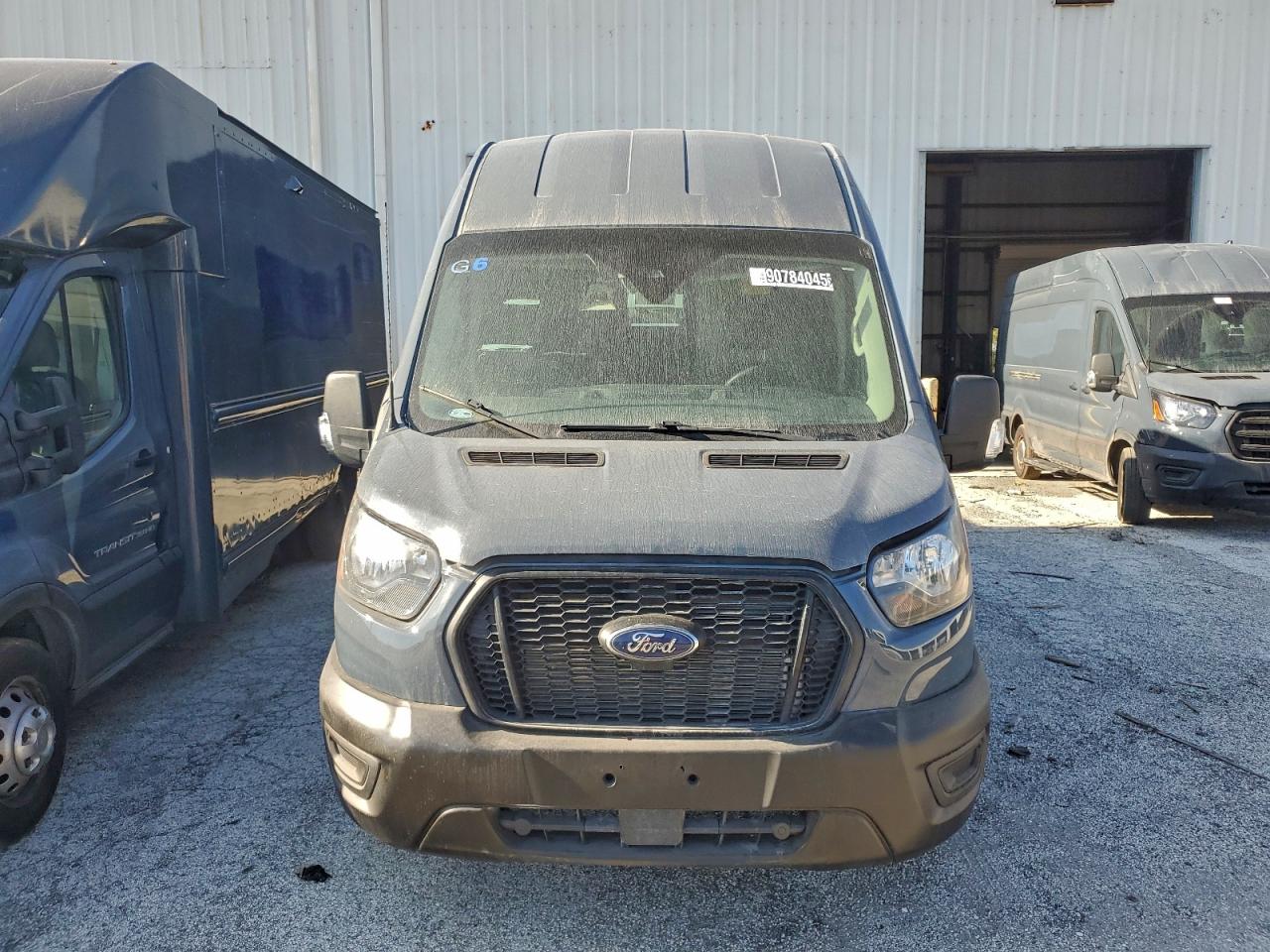 Ford Transit T-250 Image 4