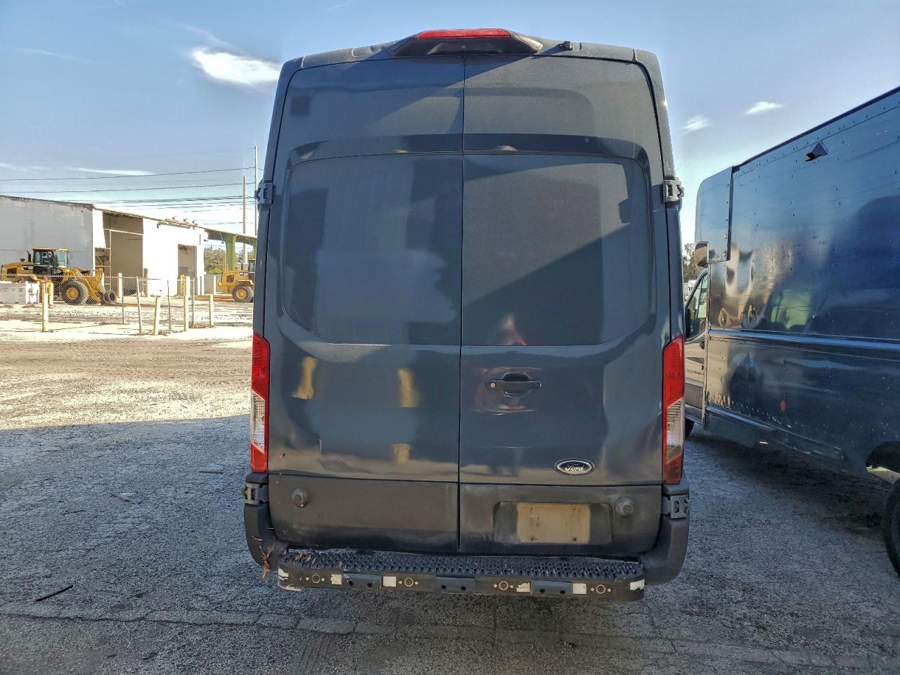 Ford Transit T-250 Image 6