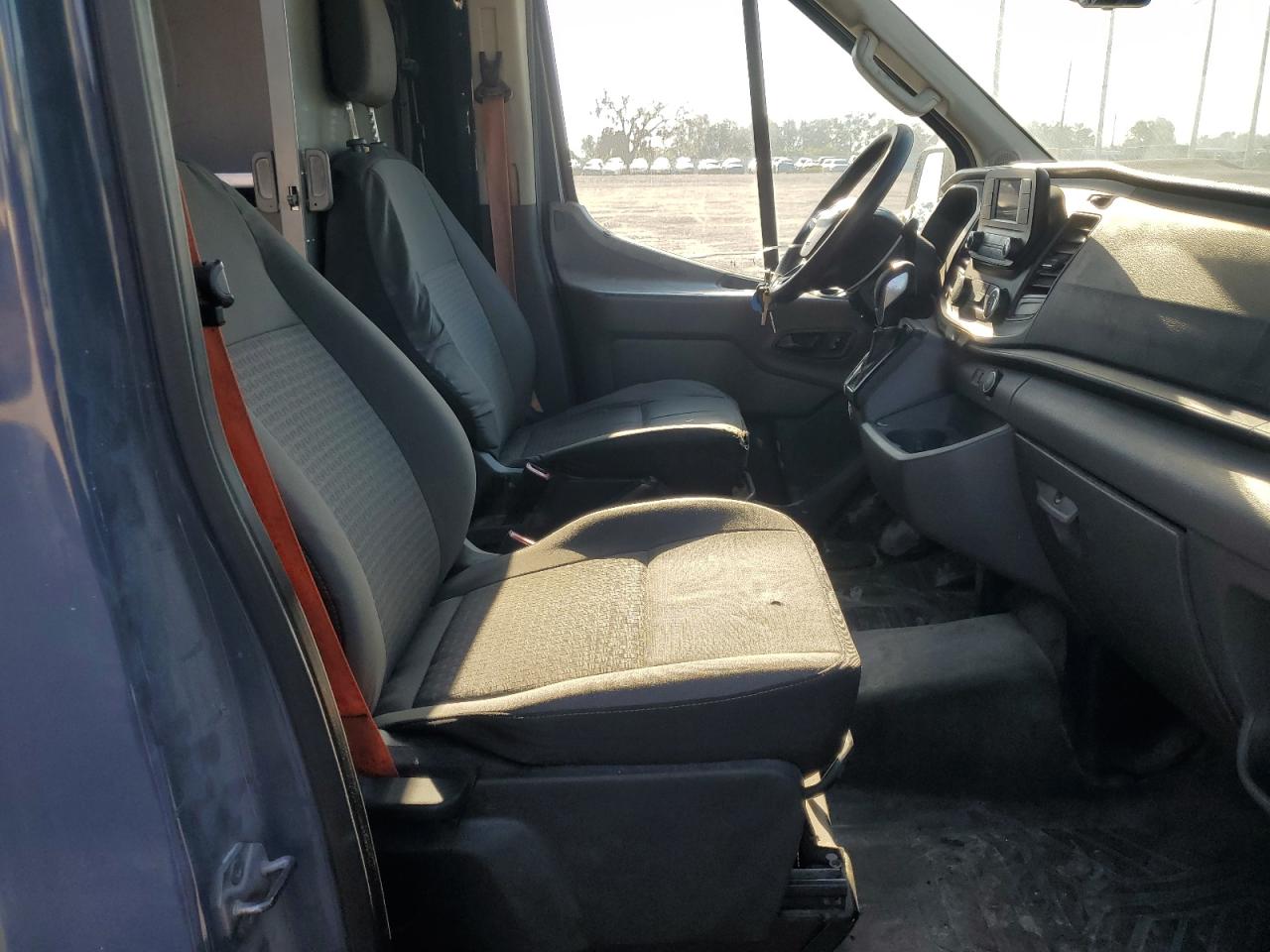 Ford Transit T-250 Image 11