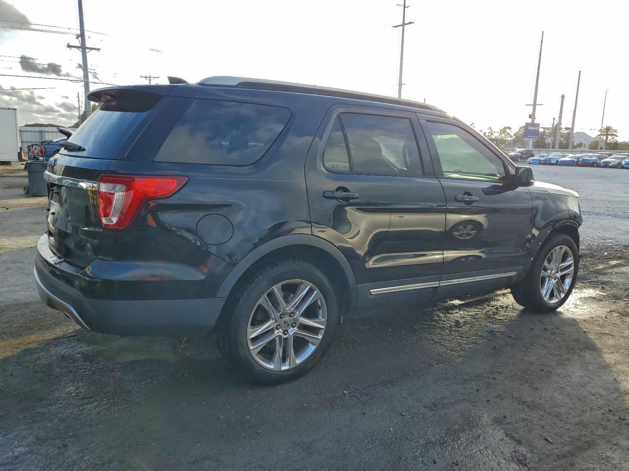 Ford Explorer Xlt Image 4