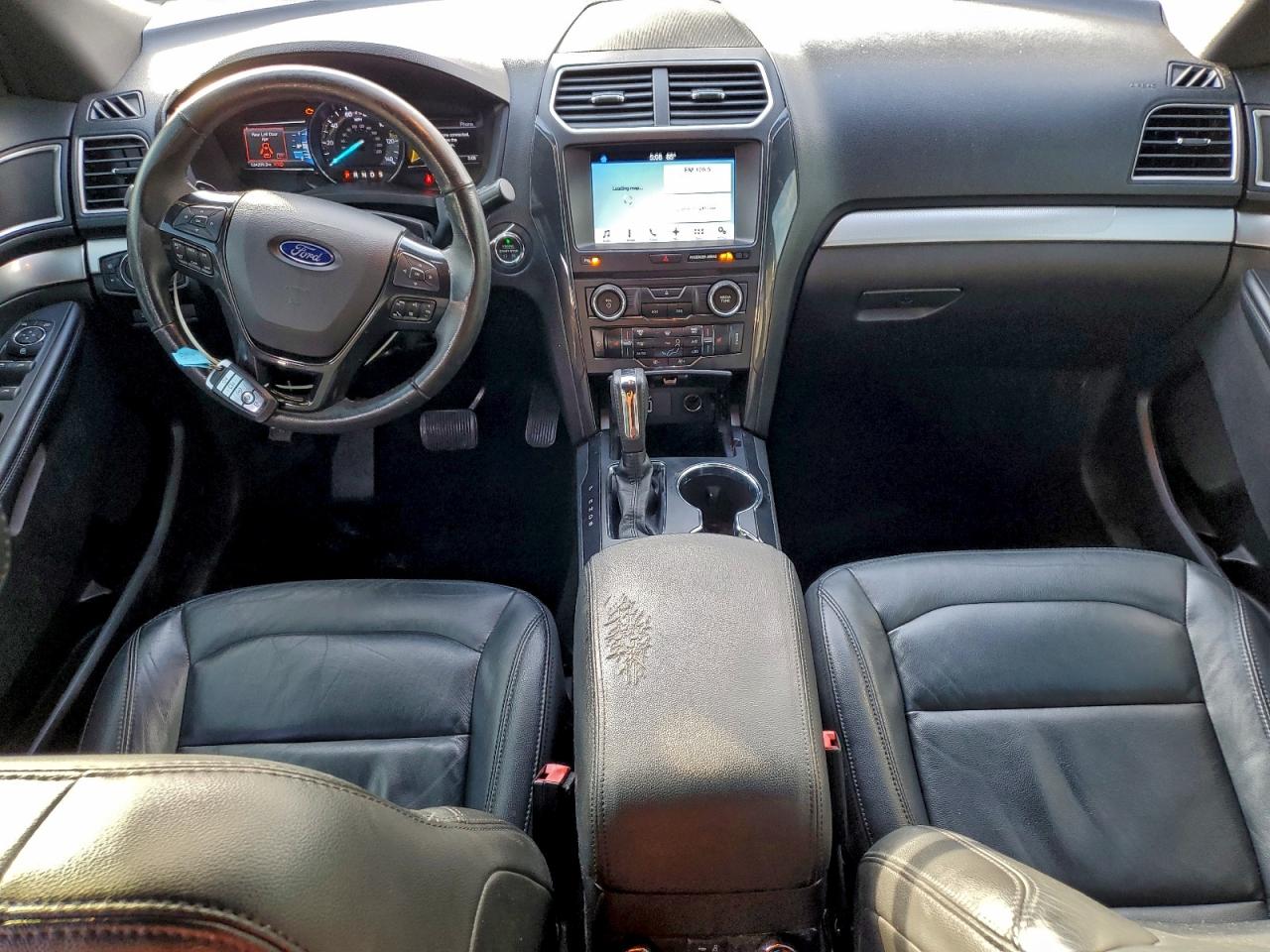 Ford Explorer Xlt Image 11