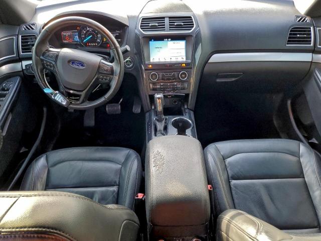 Ford Explorer Xlt Image 11