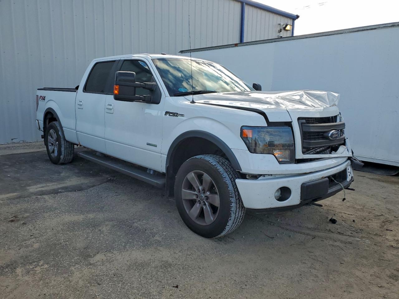Ford F-150 Supercrew Image 11