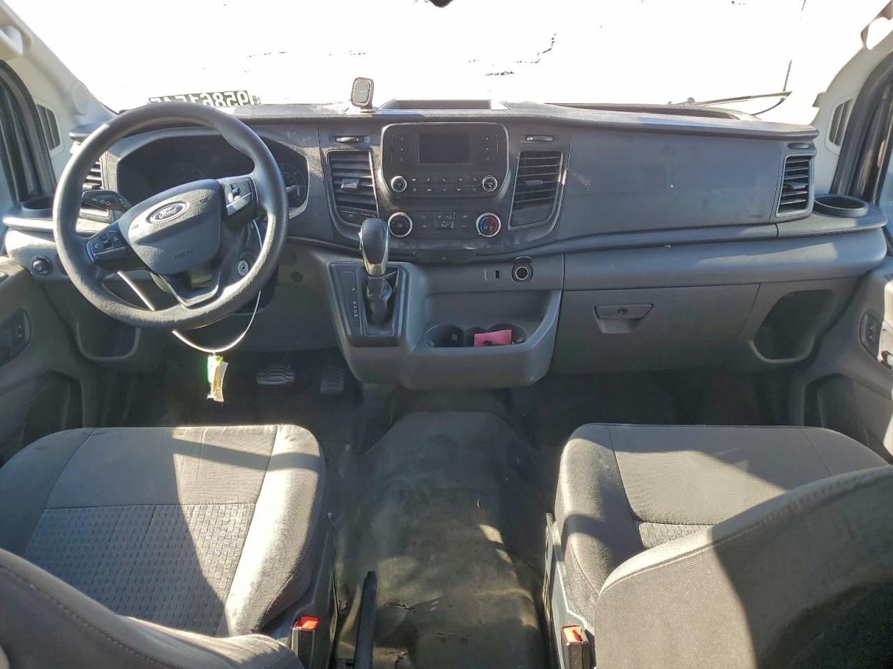 Ford Transit T-250 Image 4