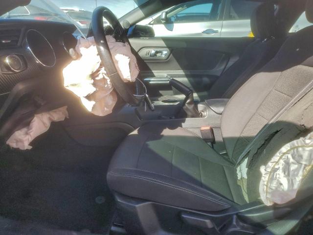 Ford Mustang Image 8