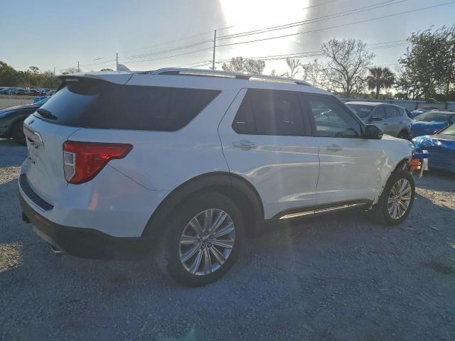 Ford Explorer Limited Image 4