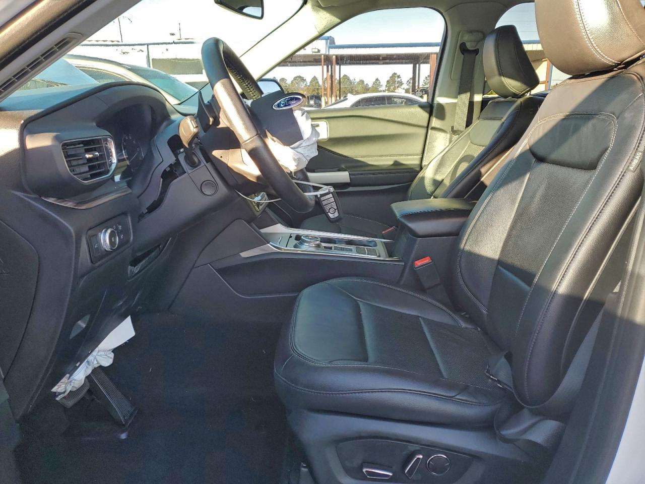 Ford Explorer Limited Image 6